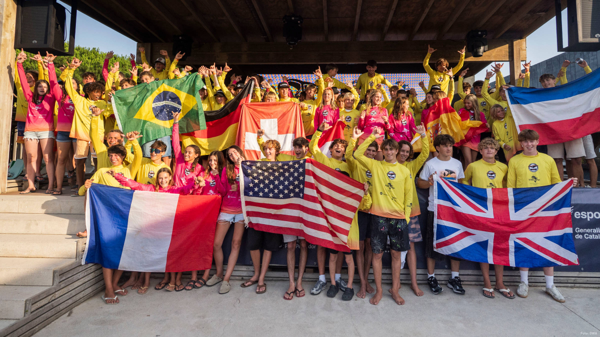 Die Teilnehmer der 2025er GWA Youth Wingfoil World Championship an der Costa Brava