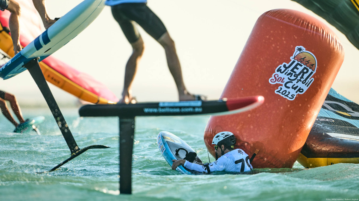 An der Boje eingefädelt