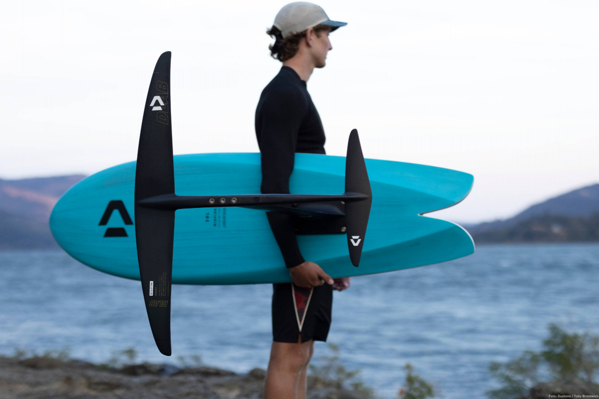 Crest Foil mit S-Tail an Duotones Midfish Foil Assist Board