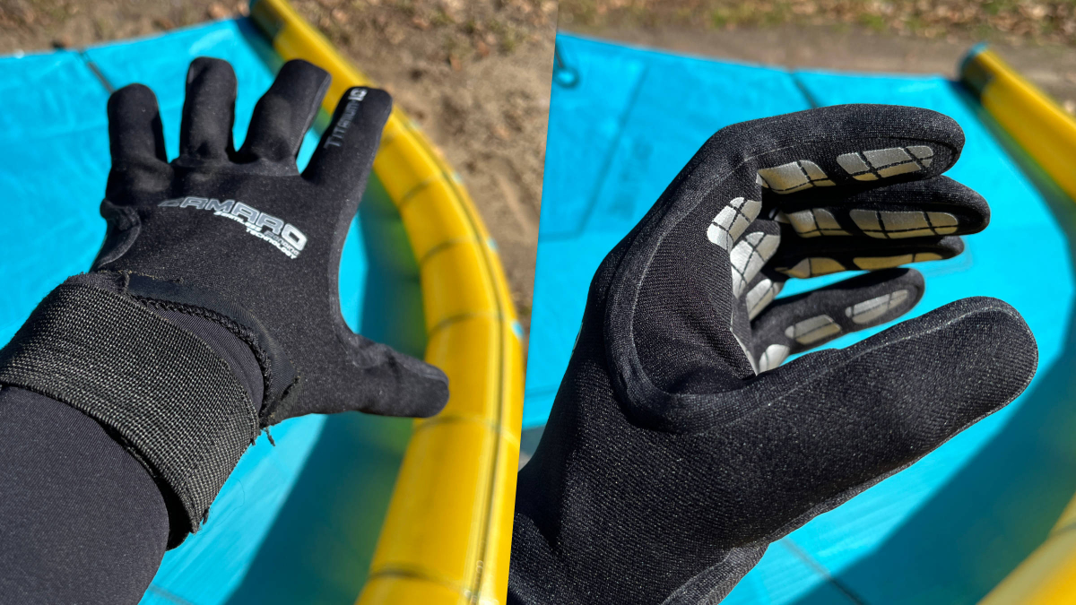 An den Ärmeln des Neoprenanzug mit einem zusätzlichen Klettband abgedichtet