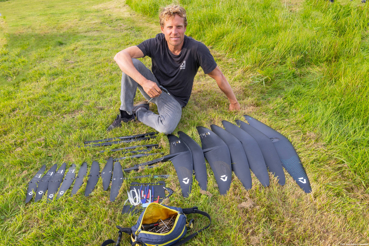 Klaas Voget mit Frontwings, Backwings, Fuselages und Shims